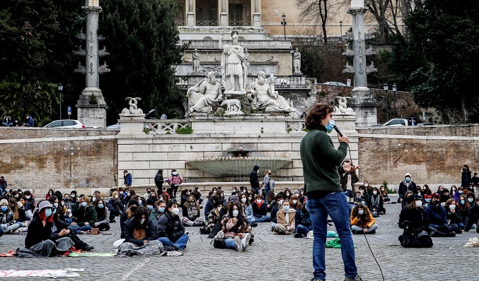 Italia anota nuevos 16.146 contagios con la mayoría de regiones en alerta por la COVID