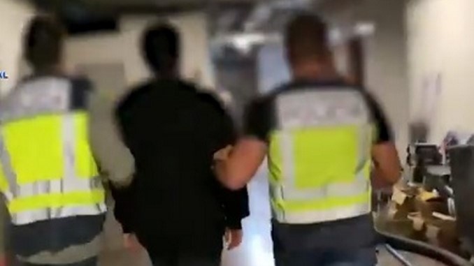 VIDEO: Reguetonero colombiano fue detenido en España, es acusado de agredir sexualmente a una mujer