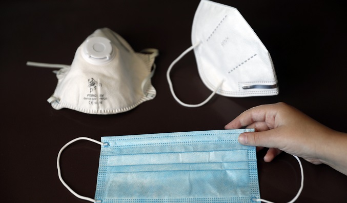Las mascarillas ayudan a controlar los contagios de covid, según un estudio