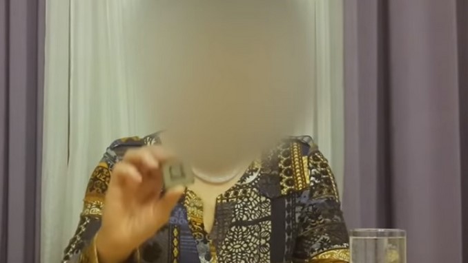 Mujer asegura que viajó al año 3780 y su testimonio es escalofriante, mostró en público tremendo hallazgo