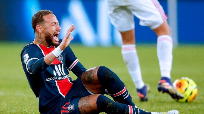 El atacante brasileño Neymar (PSG) estará indisponible durante unas cuatro semanas por una lesión muscular y no podrá jugar el partido de ida de octavos de final de Liga de Campeones.