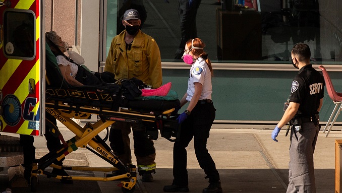 Un año de pandemia en EE.UU., con récord de muertes y nuevo presidente