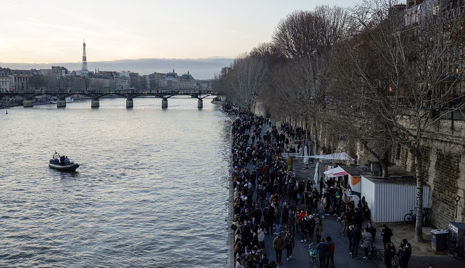 Francia se resigna a aplicar nuevas restricciones ante la escalada de coronavirus en los países vecinos