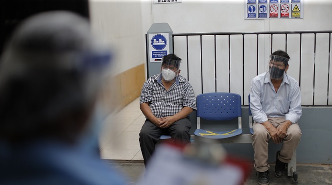 Casi la mitad de los peruanos no quiere vacunarse contra la covid-19