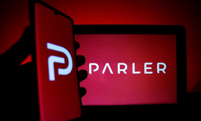 Parler, fuera de servicio tras su expulsión de los servidores de Amazon