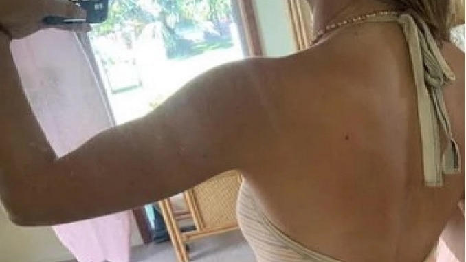 Por "mostrar mucha piel" pasajera estuvo a punto de perder su vuelo