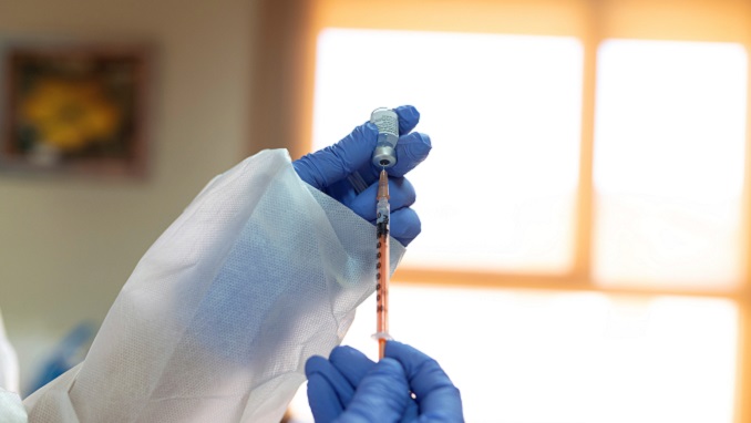 Oficialmente: España afronta una tercera ola de covid-19 con retrasos en las vacunaciones