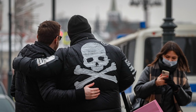 Putin alarmado con la nueva cepa de covid-19, aunque confía en la vacuna rusa