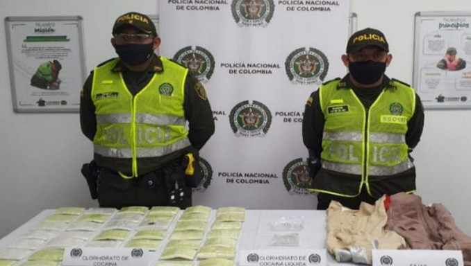 ¡Lo pillaron! Pretendía pasar cocaína por el aeropuerto de San Andrés en una canasta de basura