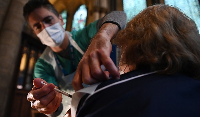 La prevalencia del coronavirus aumentó el 50 % en un mes en Inglaterra