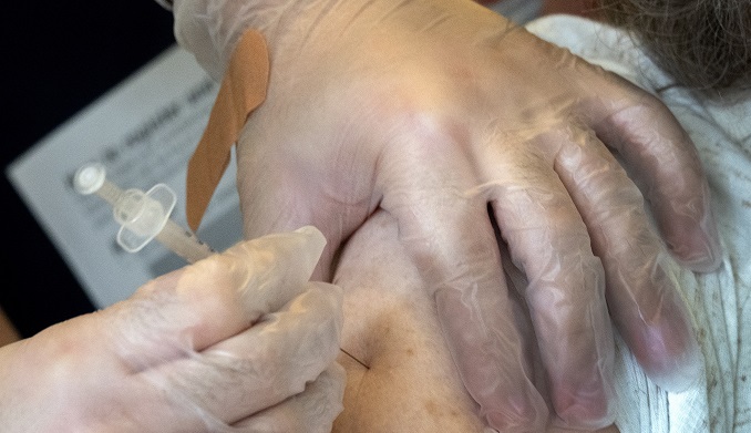 Reino Unido estudiará "cuidadosamente" el grado de protección de la vacuna de Pfizer