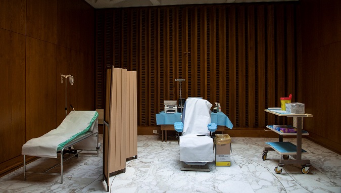 El papa Francisco y Benedicto XVI fueron vacunados contra el coronavirus