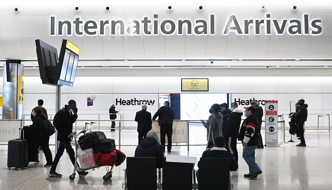 Los viajeros que lleguen a R.Unido deberán presentar test negativo de covid