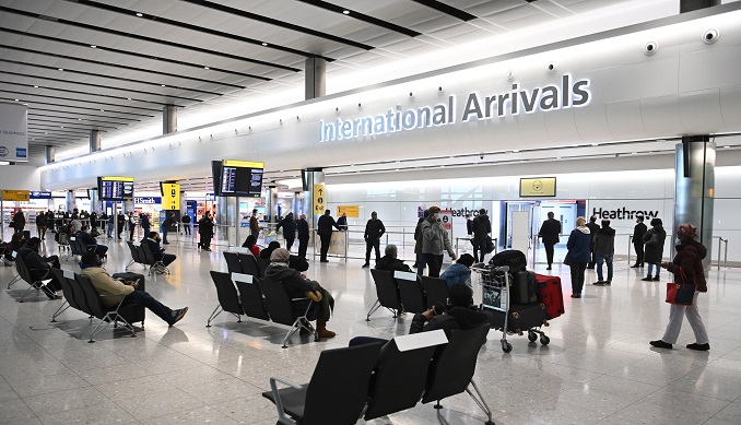 Los viajeros que lleguen a R.Unido deberán presentar test negativo de covid