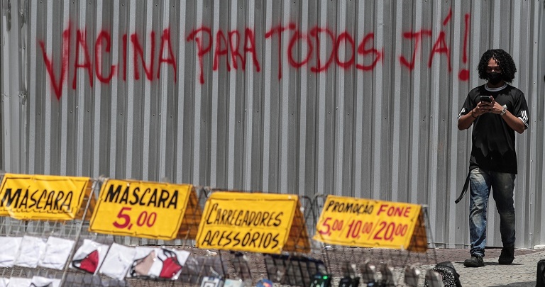 Escándalo en Brasil por las 'vacunas de aire' mientras pasan los 10 millones de contagios