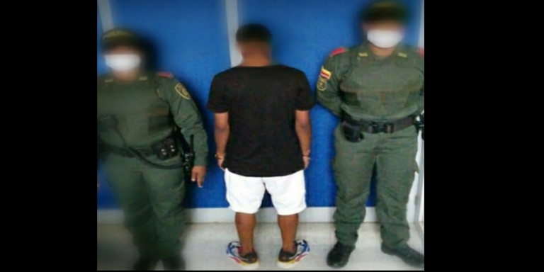 'Pillaron' a adolescente repartiendo panfletos alusivos a un grupo delincuencial