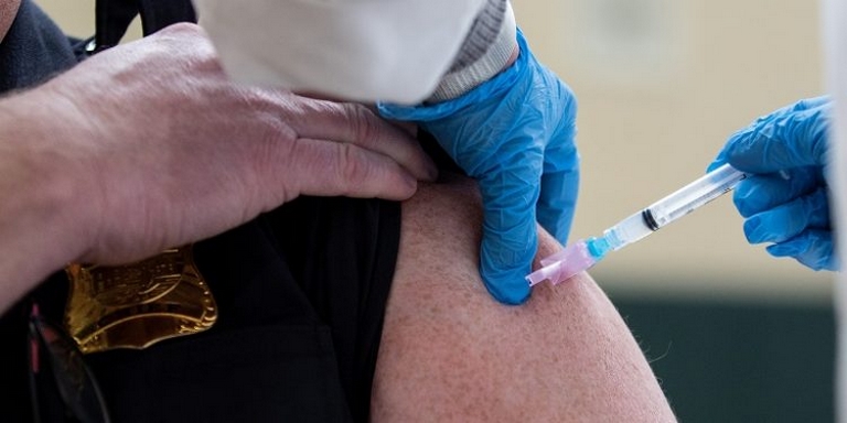 Estados Unidos ya vacunó al 10% de la población contra la Covid-19