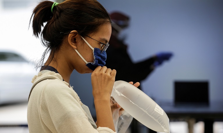 Indonesia usa narices electrónicas para detectar la covid-19 por el aliento