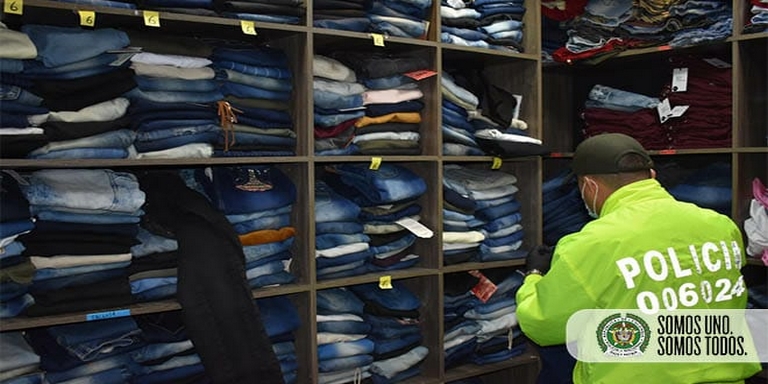 En Itagüí fueron capturados 4 personas que tenían en su poder más de 3.000 prendas de ropa de contrabando
