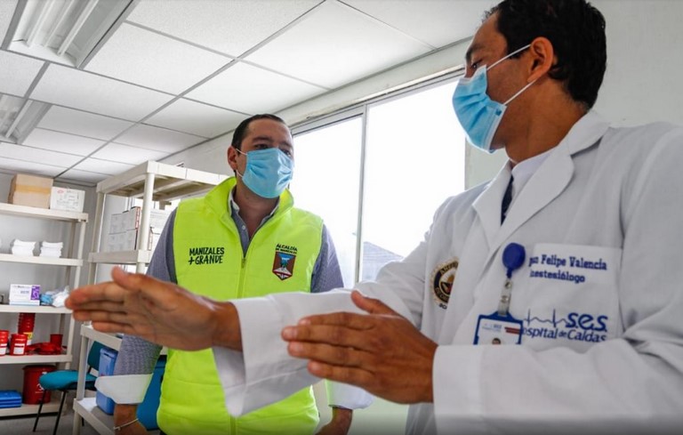 FOTOS Y VIDEO: Manizales está lista para recibir las vacunas Covid con su centro de acopio y refrigeración óptimo 6 Manizales4 4