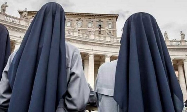 VIDEO: ¡Escándalo religioso! Dos monjas se volaron para un supuesto exorcismo cuando tenían que estar en cuarentena 1 Monjas
