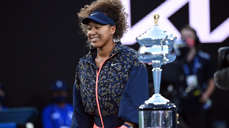 Osaka impone su ley ante la novata Brady y se lleva el título en el Abierto de Australia