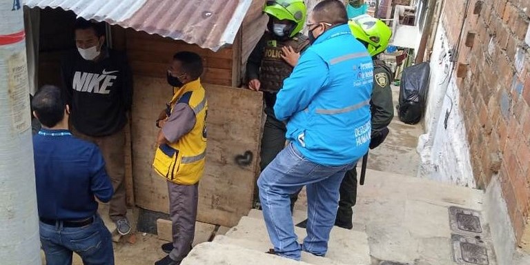 Personería acompañó procedimiento de remoción de dos viviendas en alto riesgo en la comuna 1 de Medellín