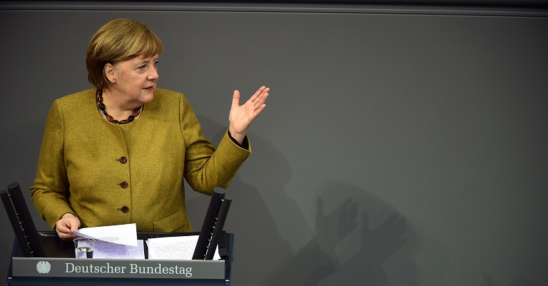 Merkel defiende la prolongación de las restricciones, pero con la meta de levantarlas