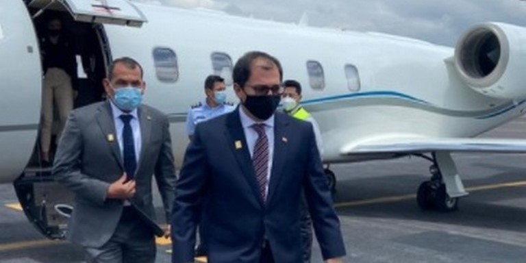 Fiscales y procuradores rechazan supuestos "actos de presión" contra fiscalía de Colombia y Ecuador por caso 'Uriel' 1 Fiscal Barbosa visitó Ecuador