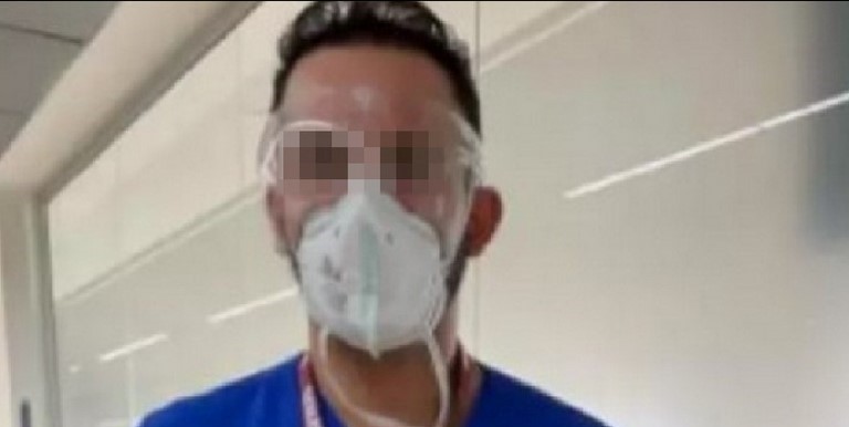 ¡Ya empezaron! Denuncian que cirujano plástico se 'coló' en la fila de vacunación Covid en Santander 1 Cirujano plástico se habría colado en las filas de vacunación covid en Santander