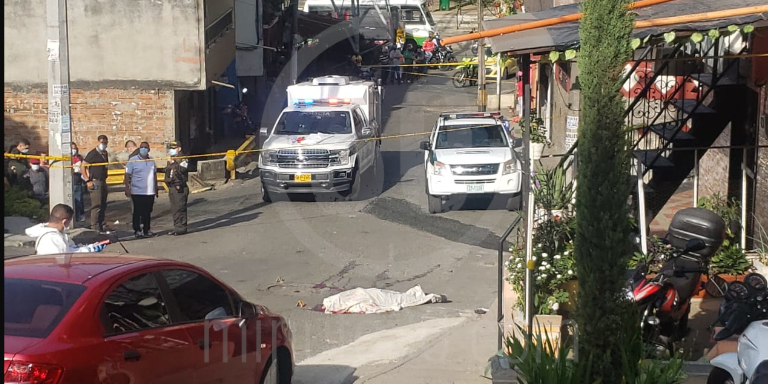 EN FOTOS Y VIDEO: ¡Mañana sangrienta en Manrique! Se registró un doble homicidio en plena calle 14 Manrique