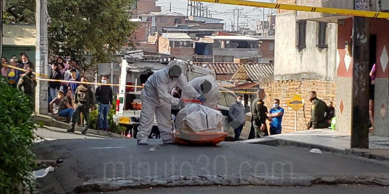 EN FOTOS Y VIDEO: ¡Mañana sangrienta en Manrique! Se registró un doble homicidio en plena calle 16 Manrique
