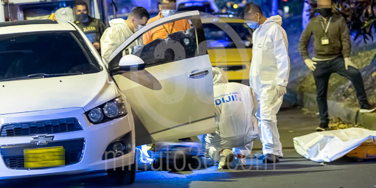 EN FOTOS Y VIDEO: Identificaron a los dos jóvenes que mataron cuando iban en un carro por Robledo, cerca al Pablo Tobón 6 Robledo