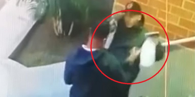 VIDEO: ¡Qué ira! Hasta arma le sacaron a un domiciliario para llevársele la 'bolsita' y el celular en Medellín 1 Domiciliario víctima de hurto en Medellín