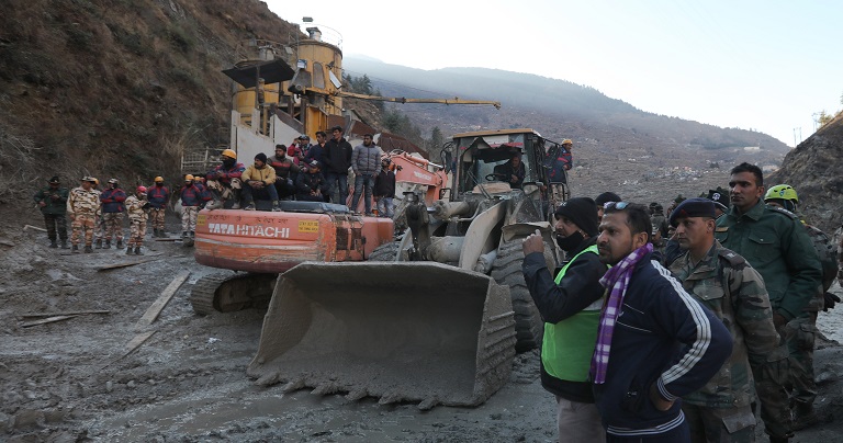 19 muertos y 200 desaparecidos por avalancha tras la rotura de un glaciar 
