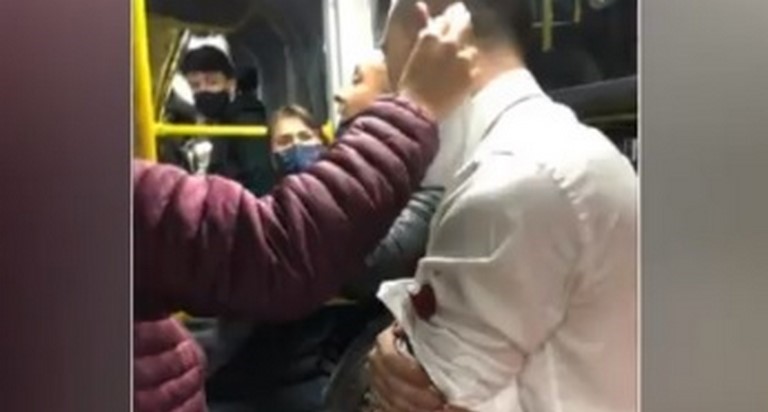Joven acuchillado en el Transmilenio