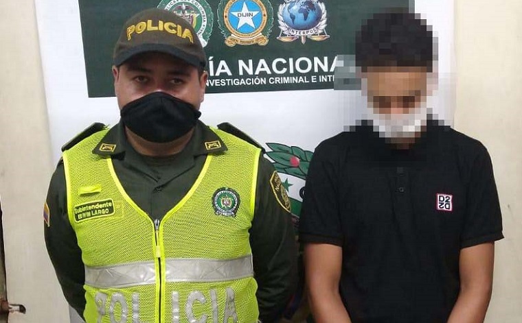 Los gritos de la gente permitieron que esta 'fichita' no perpetrara un hurto en Las Brisas 1 capturado un joven que pretendía cometer un hurto en inmediaciones del barrio Las Brisas