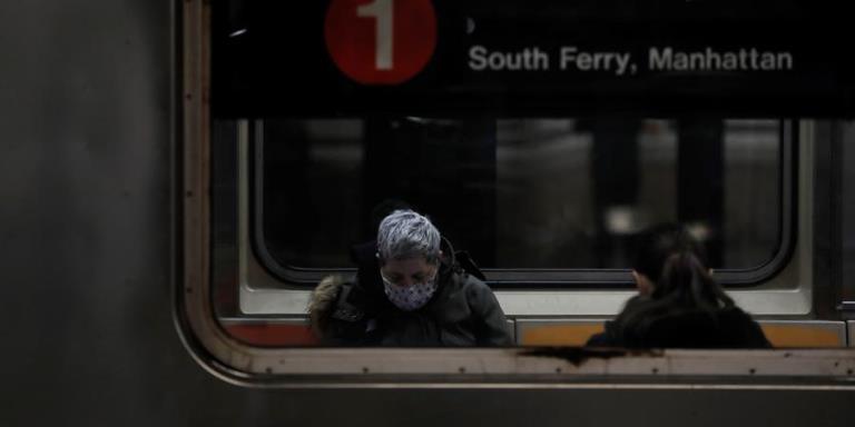Nueva York despliega 500 policías más en el metro tras cuatro apuñalamientos