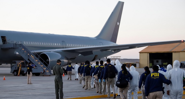 Chile expulsa a 138 migrantes irregulares varados en la frontera con Bolivia