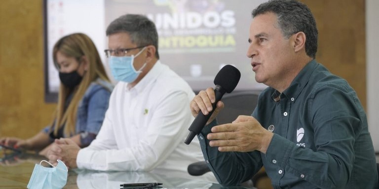 En Antioquia EPS controlan la información de vacunas Covid