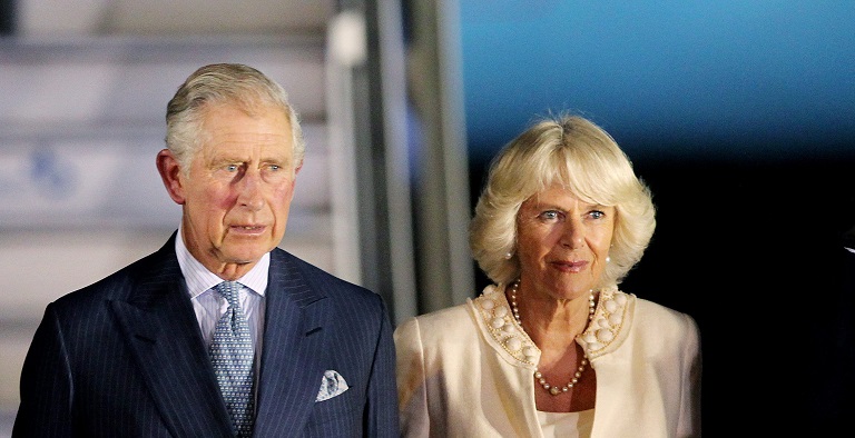 El príncipe Carlos y Camilla han sido vacunados contra la covid-19