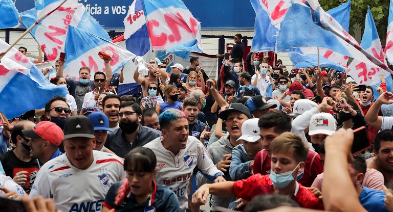 Con lágrimas, euforia y el cariño de su gente despiden al 'Morro' García