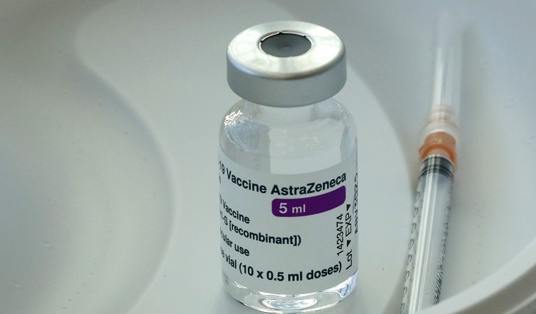 Más países suspenden aplicación de vacuna AstraZeneca por trombos Dudas ante la vacuna de Oxford/AstraZeneca, ¿qué dice la ciencia?