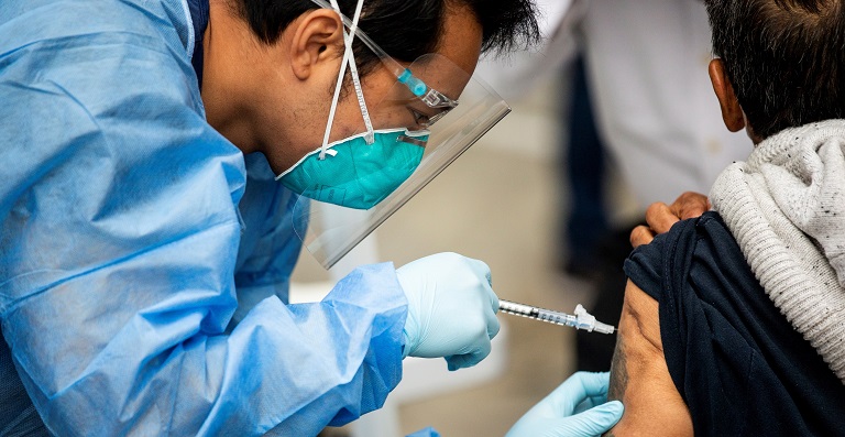 Las disparidades que afronta la vacunación COVID en EEUU