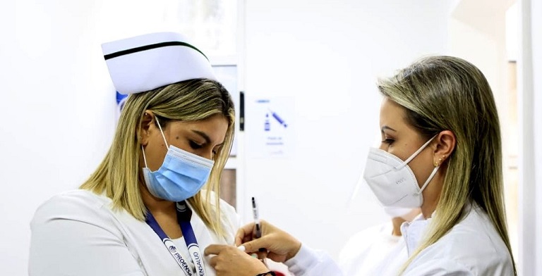 Fase 1 de vacunación contra la covid en Antioquia está al 96.48 %