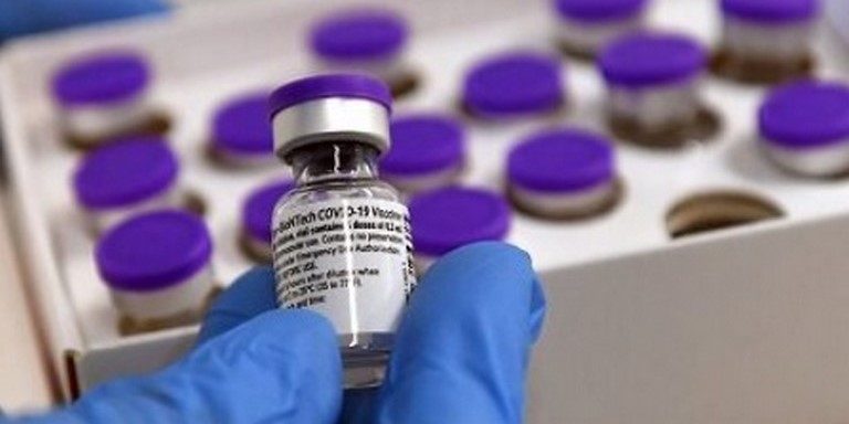 Las vacunas Covid NO incluyen chip de rastreo y NO cambian el ADN: MinSalud 1 Vacuna Covid no incluye chip de rastreo: Minsalud