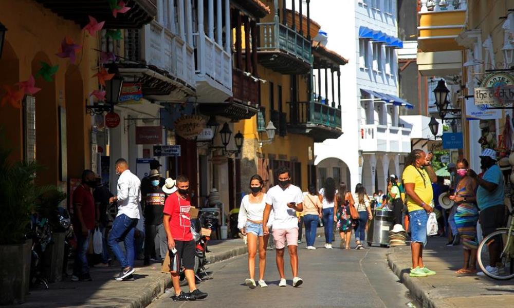 El Caribe colombiano recibe Semana Santa en medio de la tercera ola de covid-19