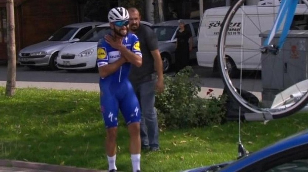 Video: ¡Qué pesar! Tremenda caída de Fernando Gaviria lo deja fuera de competencia en Bélgica