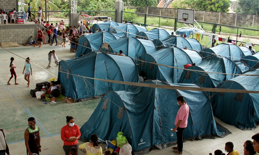 "Quiero volver a casa", claman quienes huyen de Venezuela por choques armados