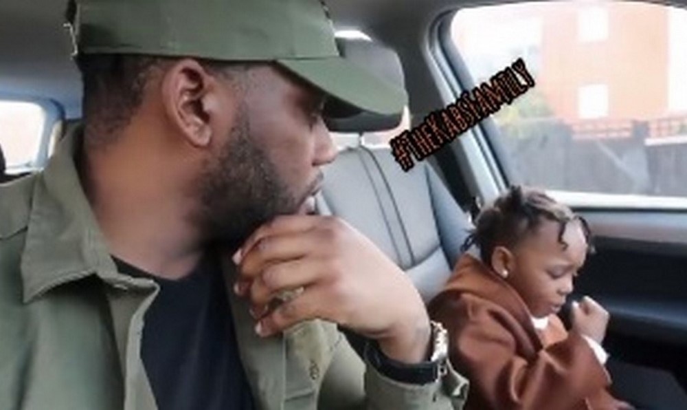 VIDEO: ¡Hasta el papá se sorprendió! Niña de cuatro años enternece las redes sociales tras cantar como Selena